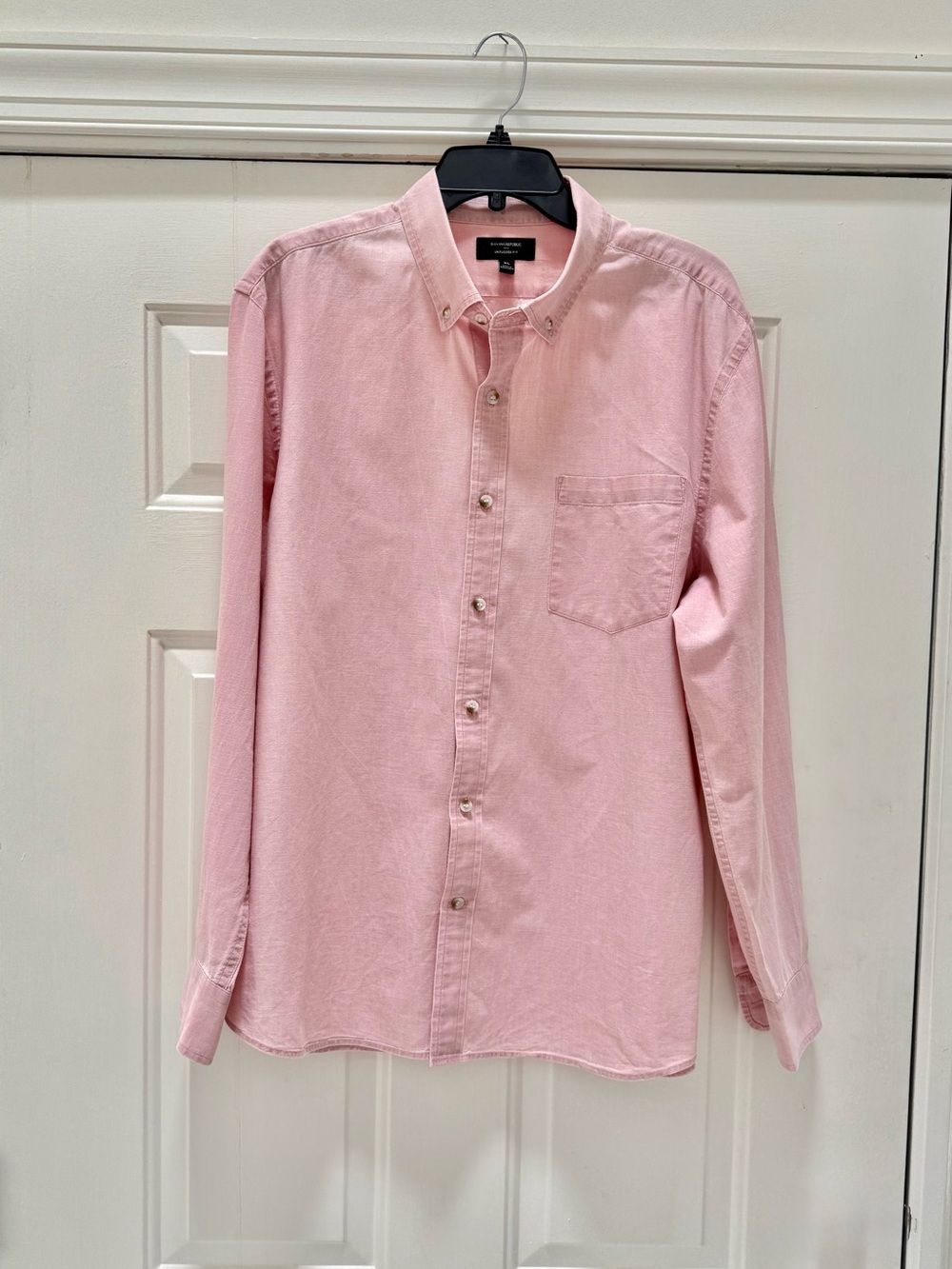 Like New Men’s Banana Republic Salmon Button-Down Shirt